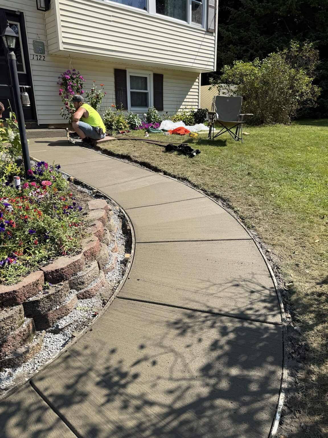New curved concrete walkway